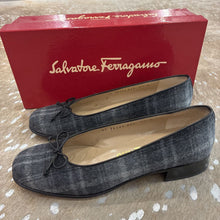 Load image into Gallery viewer, Aster Plaid Pumps
