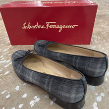 Load image into Gallery viewer, Aster Plaid Pumps
