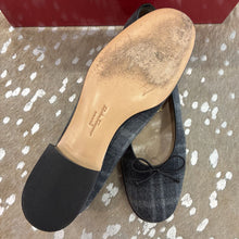 Load image into Gallery viewer, Aster Plaid Pumps

