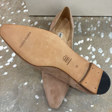 Load image into Gallery viewer, Suede Kiltie Venetian Flats
