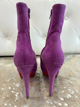 Load image into Gallery viewer, Veau Velours So Kate Booty 100 Ankle Boots
