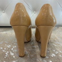 Load image into Gallery viewer, Calzature Donna Curved Heel Pumps
