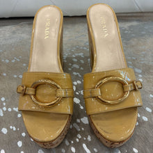 Load image into Gallery viewer, Patent Leather Buckle Detail Cork Platform Slides
