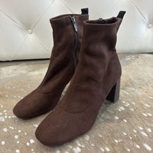 Load image into Gallery viewer, Cattie Block Heel Bootie
