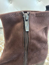 Load image into Gallery viewer, Cattie Block Heel Bootie
