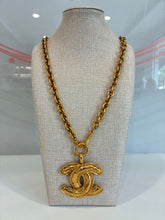 Load image into Gallery viewer, Coco Mark CC Matelassé Logo Necklace
