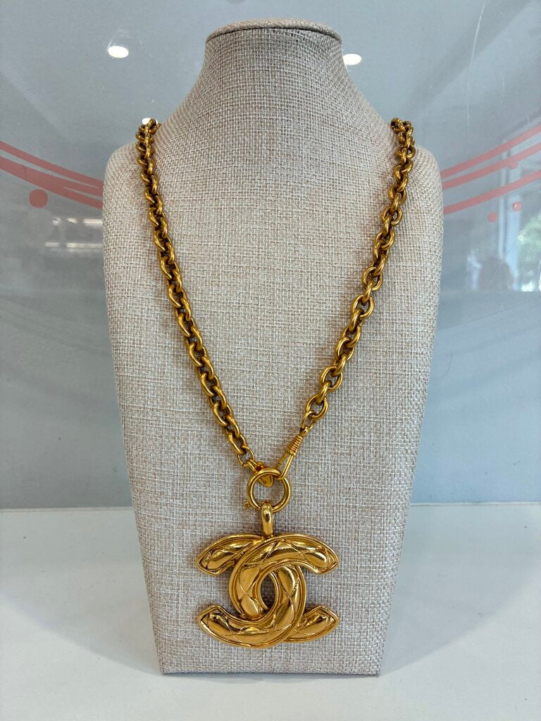 Coco Mark CC Matelassé Logo Necklace