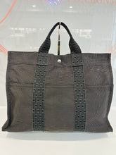 Load image into Gallery viewer, Herline MM Tote

