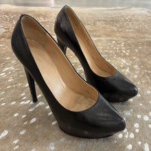 Load image into Gallery viewer, *Platform Leather Heels
