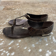 Load image into Gallery viewer, Crocodile Print Leather Thong Sandal
