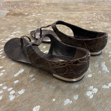 Load image into Gallery viewer, *Crocodile Print Leather Thong Sandal
