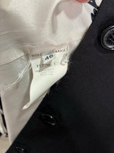 Load image into Gallery viewer, 3 Button Wool Blazer
