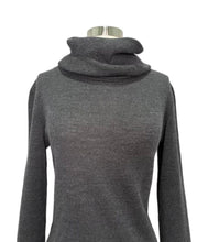 Load image into Gallery viewer, Vintage Wool Turtleneck Top
