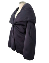 Load image into Gallery viewer, Hooded Down Jacket
