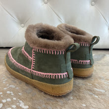 Load image into Gallery viewer, Laidback London Nyuki Boots
