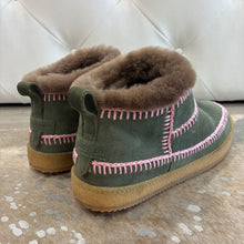 Load image into Gallery viewer, Laidback London Nyuki Boots

