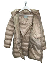 Load image into Gallery viewer, Resort A Shape Jacket in Nylon Ultralight
