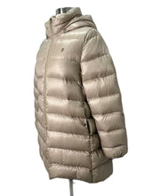 Load image into Gallery viewer, Resort A Shape Jacket in Nylon Ultralight
