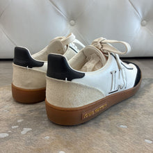 Load image into Gallery viewer, Frontrow Sneaker
