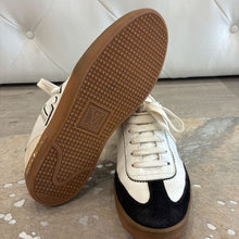 Load image into Gallery viewer, Frontrow Sneaker
