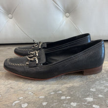 Load image into Gallery viewer, Chain-Link Accent Loafers
