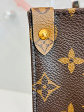 Load image into Gallery viewer, OnTheGo Rerverse Monogram Giant Tote GM
