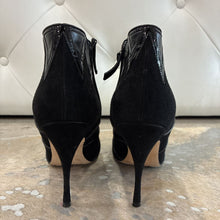 Load image into Gallery viewer, Inuk Seamed Suede Bootie
