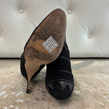 Load image into Gallery viewer, Inuk Seamed Suede Bootie
