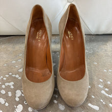 Load image into Gallery viewer, Betty Suede Platform Heels
