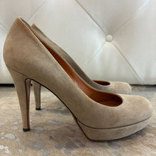 Load image into Gallery viewer, Betty Suede Platform Heels
