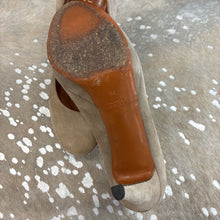 Load image into Gallery viewer, Betty Suede Platform Heels
