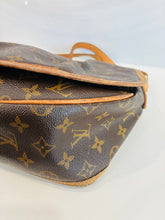Load image into Gallery viewer, Vintage Monogram Menilmontant MM
