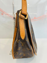 Load image into Gallery viewer, Vintage Monogram Menilmontant MM
