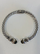 Load image into Gallery viewer, 925 Sterling Silver &amp; 18K Gold Twisted Rope Hinged Bangle
