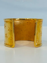 Load image into Gallery viewer, Vintage Gold Toned Cuff Bracelet
