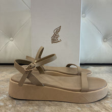 Load image into Gallery viewer, Irida Platform Sandals
