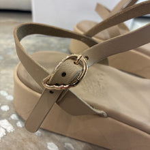 Load image into Gallery viewer, Irida Platform Sandals
