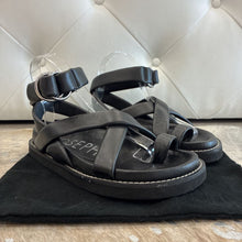 Load image into Gallery viewer, Jazal Leather Sandals
