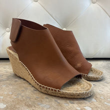 Load image into Gallery viewer, Leather Crosta Fossil Espadrille Wedges
