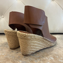 Load image into Gallery viewer, Leather Crosta Fossil Espadrille Wedges
