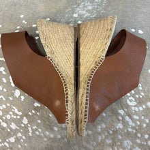 Load image into Gallery viewer, Leather Crosta Fossil Espadrille Wedges
