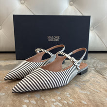 Load image into Gallery viewer, NIB Karla Pointed Toe Flats
