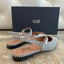Load image into Gallery viewer, NIB Karla Pointed Toe Flats

