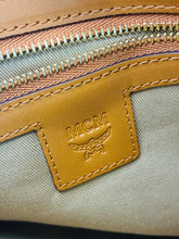 Load image into Gallery viewer, Visetos Medium Crossbody Pouch
