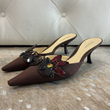 Load image into Gallery viewer, Vintage Jewel Sequin Pointed Toe Mule Kitten Heels
