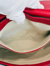 Load image into Gallery viewer, Soho Tassel Chain Crossbody Bag
