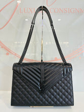 Load image into Gallery viewer, Envelope Triquilt Shoulder Bag in Grained Leather
