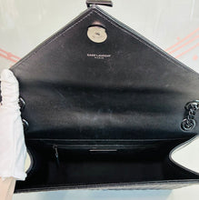 Load image into Gallery viewer, Envelope Triquilt Shoulder Bag in Grained Leather
