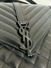 Load image into Gallery viewer, Envelope Triquilt Shoulder Bag in Grained Leather
