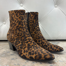 Load image into Gallery viewer, Suede Leopard Print Vassili Chelsea Boots
